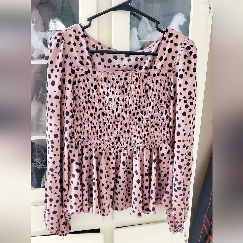 Boutique top, Dalmatian print, size medium, dusty rose color